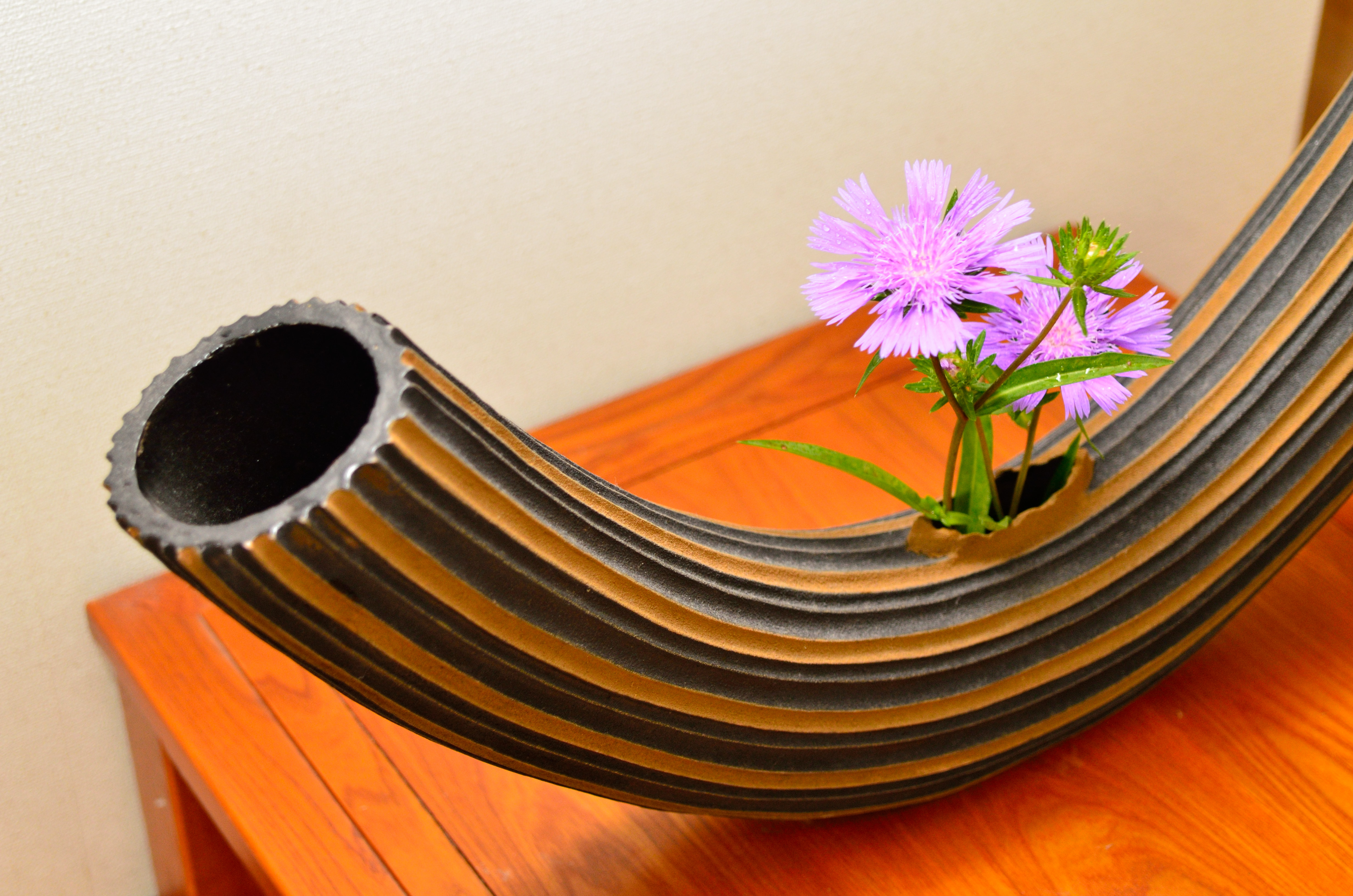 線文パイプ花器